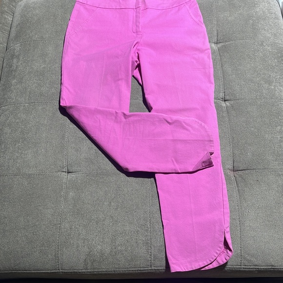 ❌SOLD❌🥰🥰Trina Turk Cropped Pants🥰🥰 - Picture 3 of 11